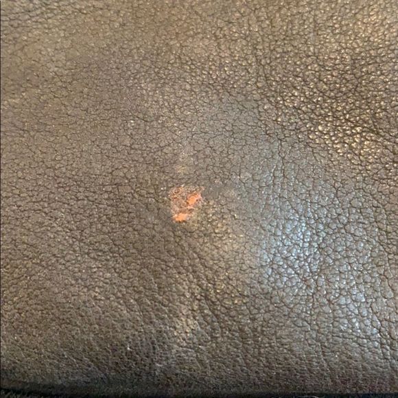 Lodi's leather tote - Picture 5 of 6